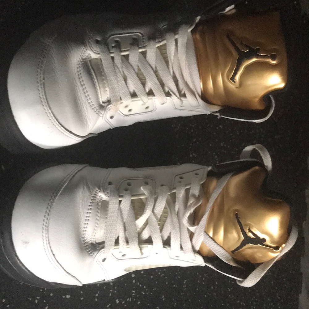 Jordan 5 size 9